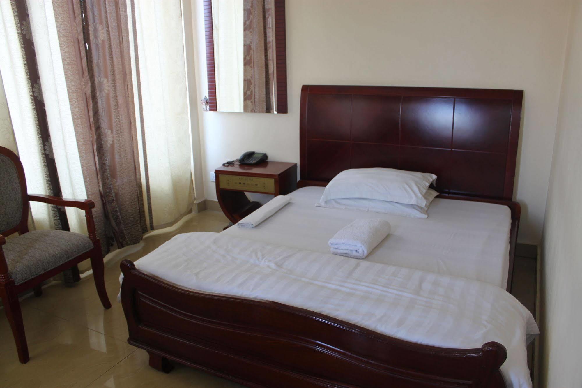 Mic Hotel Дар ес Саалам Екстериор снимка